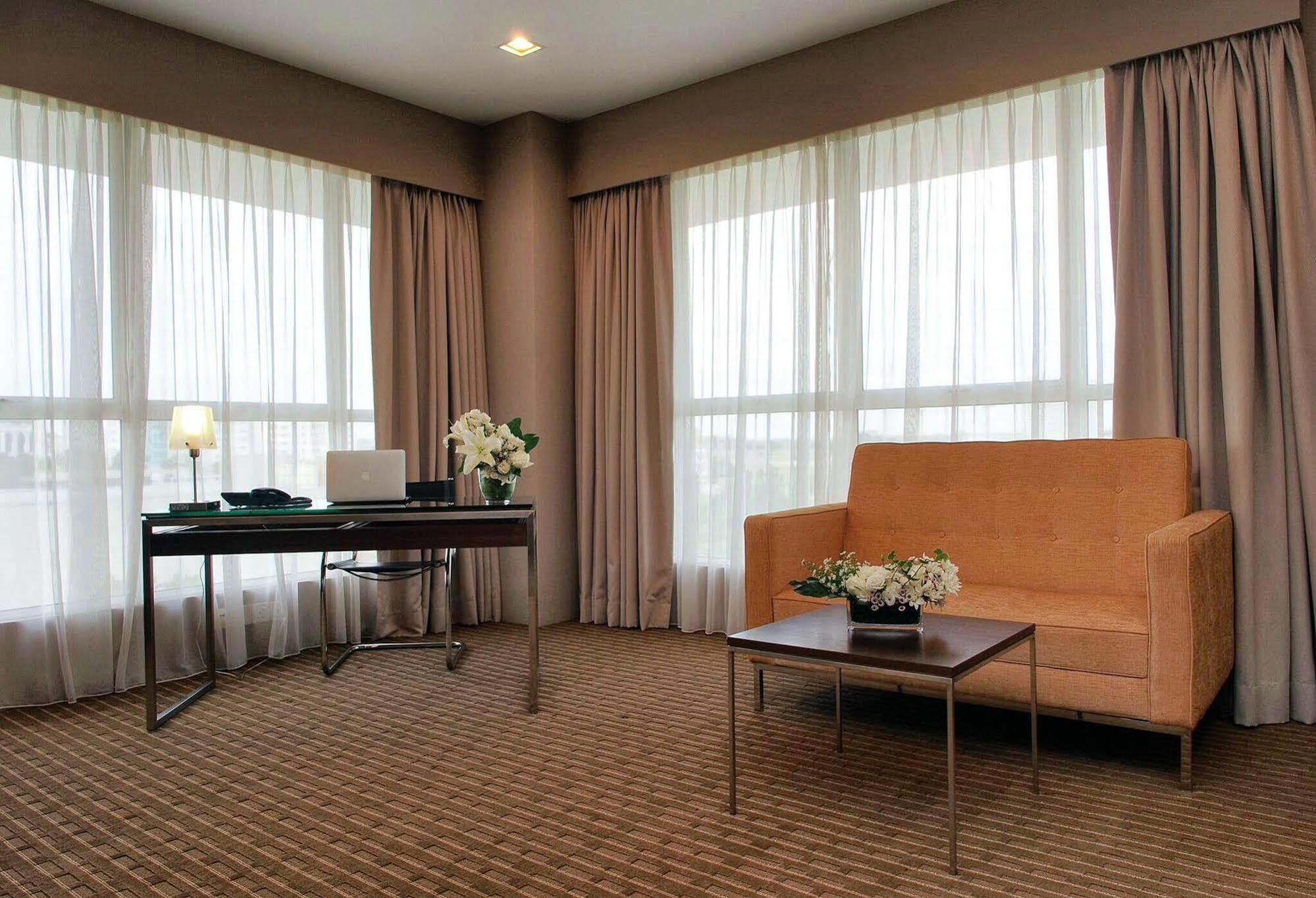 Hotel Primera Suite Кіберджая Екстер'єр фото